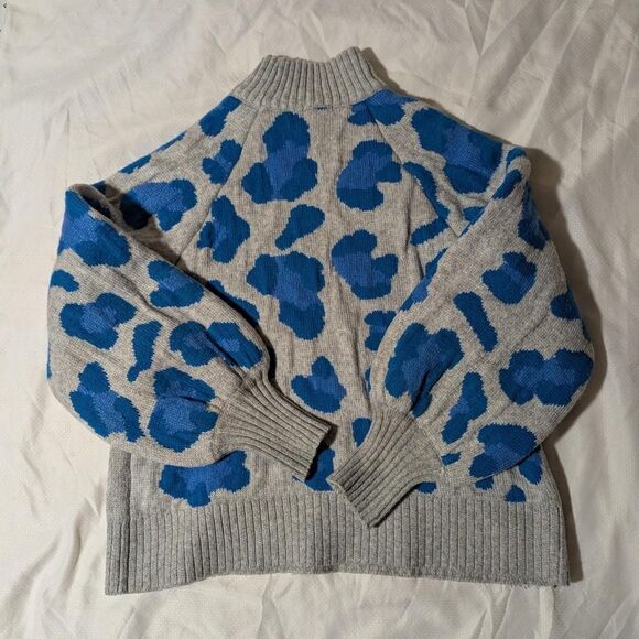 Warm and thick Women's Medium Grey and Blue Animal Print Cow Sweater - Picture 4 of 6